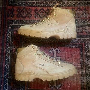 Vintage Nike ACG boots